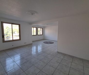Location Appartement 4 pièces 100m² ST CHAMOND 42400 - Photo 1