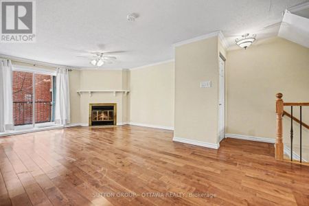 207 MART CIRCLE - Photo 3