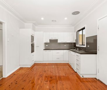 21 Bangalla Street, Belmont North NSW 2280 - House For Rent | Domain - Photo 6