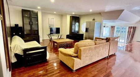 Spacious two-bedroom unit in Remuera with great view - Photo 2