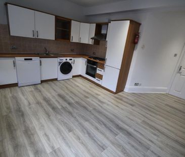 3 bedroom maisonette to rent - Photo 3