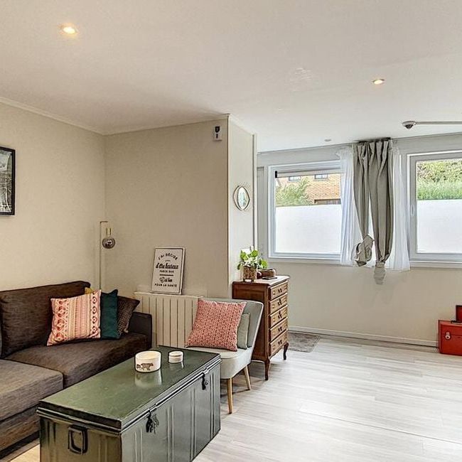 Appartement te huur in Tournai voor € 650 met 1 slaapkamer - Photo 1