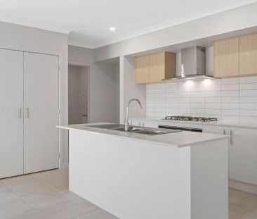 Brand new with low maintennace - Photo 5