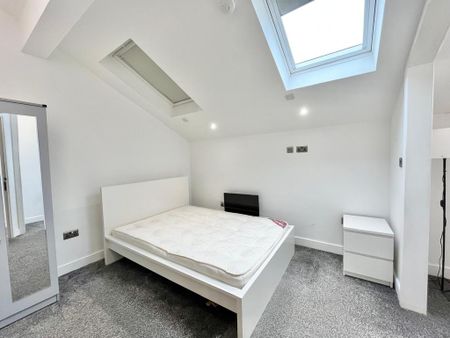 1 bedroom in a flat share to rent - Photo 3