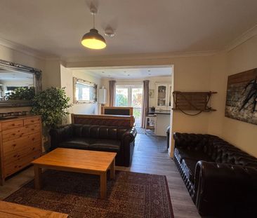 Room in a Shared House, Charter Avenue, CV4 - Photo 1