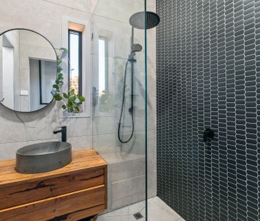 Thinking of selling? Contact our agent - Photo 2