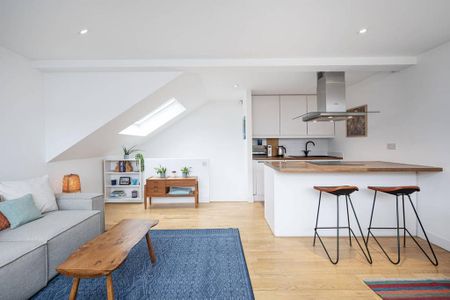 1 bedroom flat to rent - Photo 2