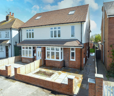 3 bed semi-detached house to rent in Woking Road, Guildford, GU1 - Photo 4