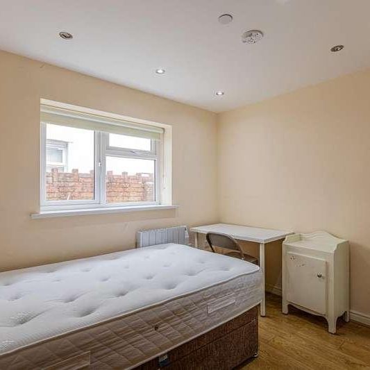 North Road, Gabalfa, CF14 - Photo 1