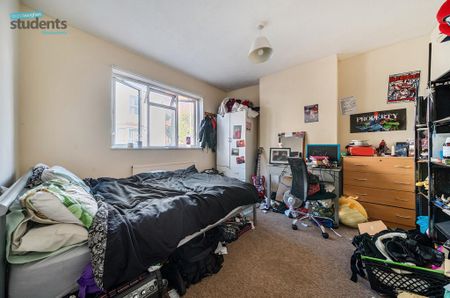 5 bedroom end of terrace house to rent - Photo 4