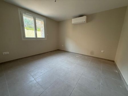 Location Appartement 4 pièces 69m² AUBENAS 07200 - Photo 2