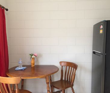 3-bedroom shared granny flat, Kopurlo Ave - Photo 1