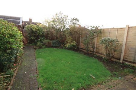 3 bedroom semi-detached house to rent - Photo 2