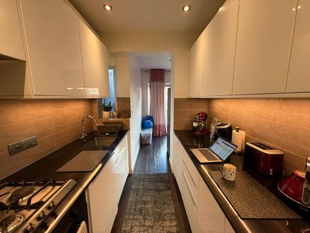 3 bedroom terraced house to rent - Photo 2