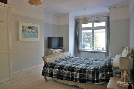 1 Bed Maisonette, Eden Road, CR0 - Photo 3