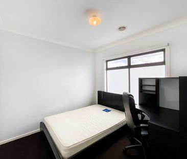 Modern Townhouse in Perfect Location - Photo 3