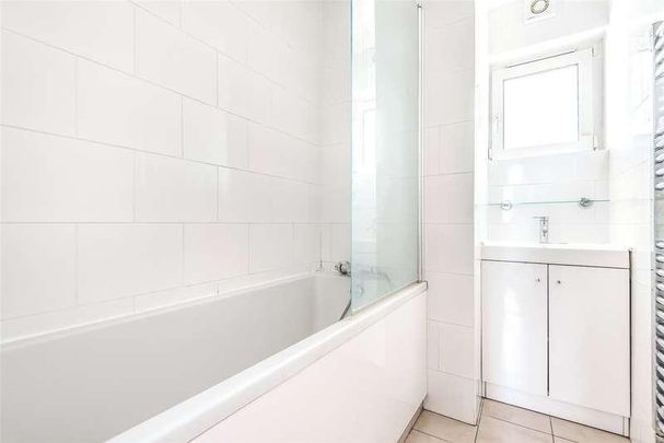 Winterfold Close, London, SW19 - Photo 1