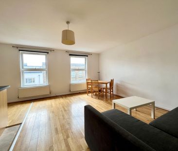 Hornsey Road, London, N19 - Photo 2