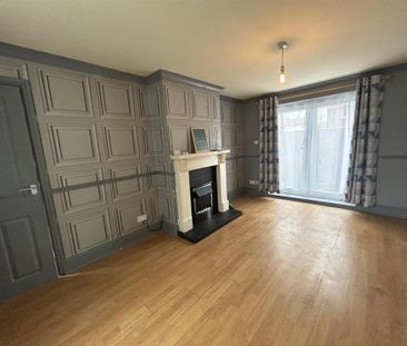2 bedroom end of terrace house to rent - Photo 3