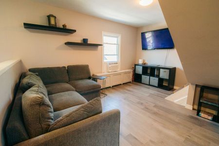 209 Queenston St, St. Catharines (1) - 3 Bedroom Apartment - Photo 3