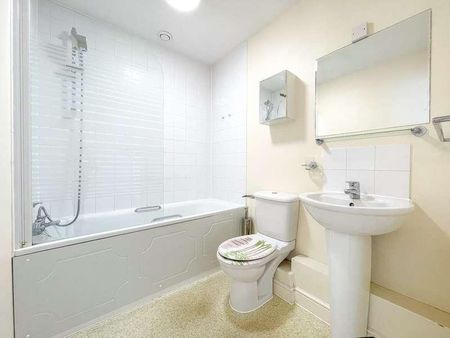 Amazon Court, Admirals Way, Gravesend, Kent, DA12 - Photo 5