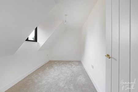 3 bedroom semi-detached house to rent - Photo 3