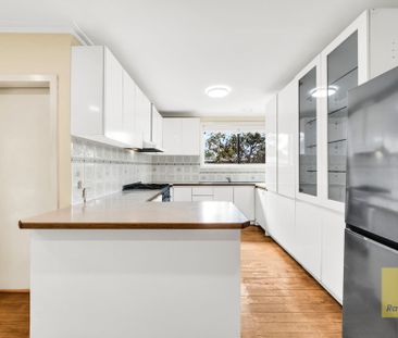 Spacious Family Home in a Quiet Court Location - Photo 3