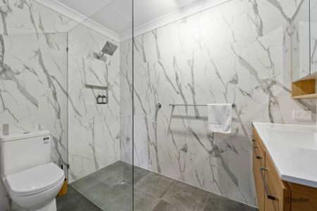 Beachside Living in Prestigious Woodgee Street and Great Ocean Views - Photo 4