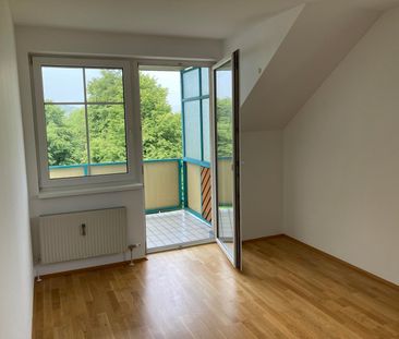 Schöne Dachgeschoss Wohnung - Foto 5