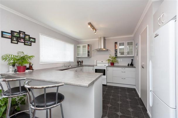 Three Bedroom Family Home in Highlands Park - Photo 1