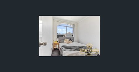 Stylish, Bright, Modern & Low-Maintenance Family Home in Piara Waters – Available 1 December - Photo 4