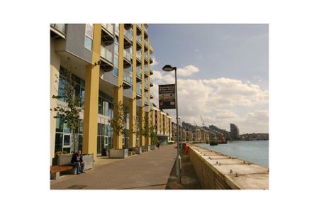 1 Bed Flat, Bridges Court Road, SW11 - Photo 3