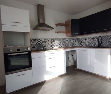 Location Appartement 4 pièces 82m² - Photo 2
