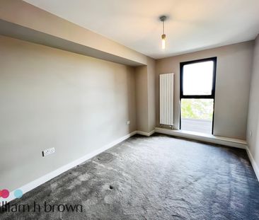 Victoria Avenue, Southend-On-Sea - Photo 2