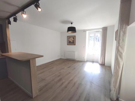Location Appartement 3 pièces 58m² MILLAU 12100 - Photo 2