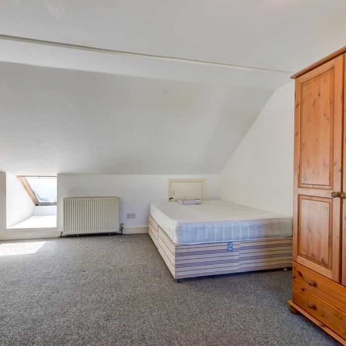 6 bedroom house to rent - Photo 1