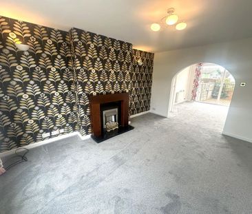 3 bedroom semi-detached bungalow to rent - Photo 4
