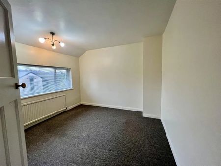 3 Bed Semi-Detached House, Kirkstall Road, LS4 - Photo 4