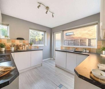 Richmond Drive, Shepperton, Middlesex, TW17 - Photo 5