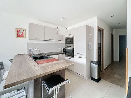 Location Appartement 4 pièces 65m² AVIGNON 84000 - Photo 4