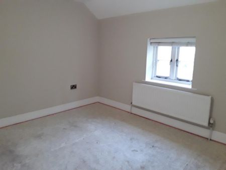 3 bedroom terraced house to rent - Photo 2