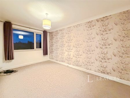 3 bedroom house to rent Redfern Avenue, Kenilworth, Warwickshire, CV8 - Photo 3