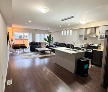 For Lease - 485 Queen Mary Drive, Brampton, Ontario - Photo 2