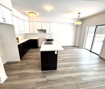 For Lease - 3028 Sandy Acres Avenue, Severn, Ontario - Photo 6