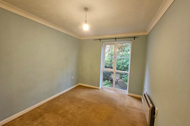 Cranleigh House - Photo 1