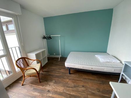 Chambre dans coloc - tram à 40m - Photo 3