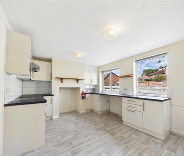 2 bedroom semi-detached house to rent - Photo 2