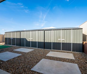 SPACIOUS FAMILY HOME - Photo 2