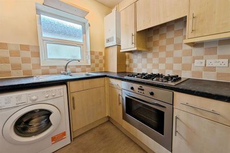 2 bedroom flat to rent - Photo 5