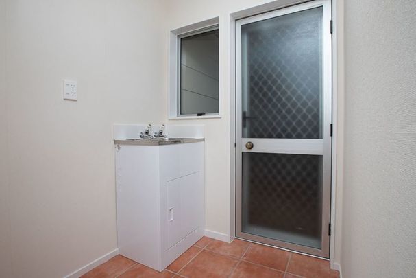 A generous four bedroom family home in Frankton at the end of the street. - Photo 1